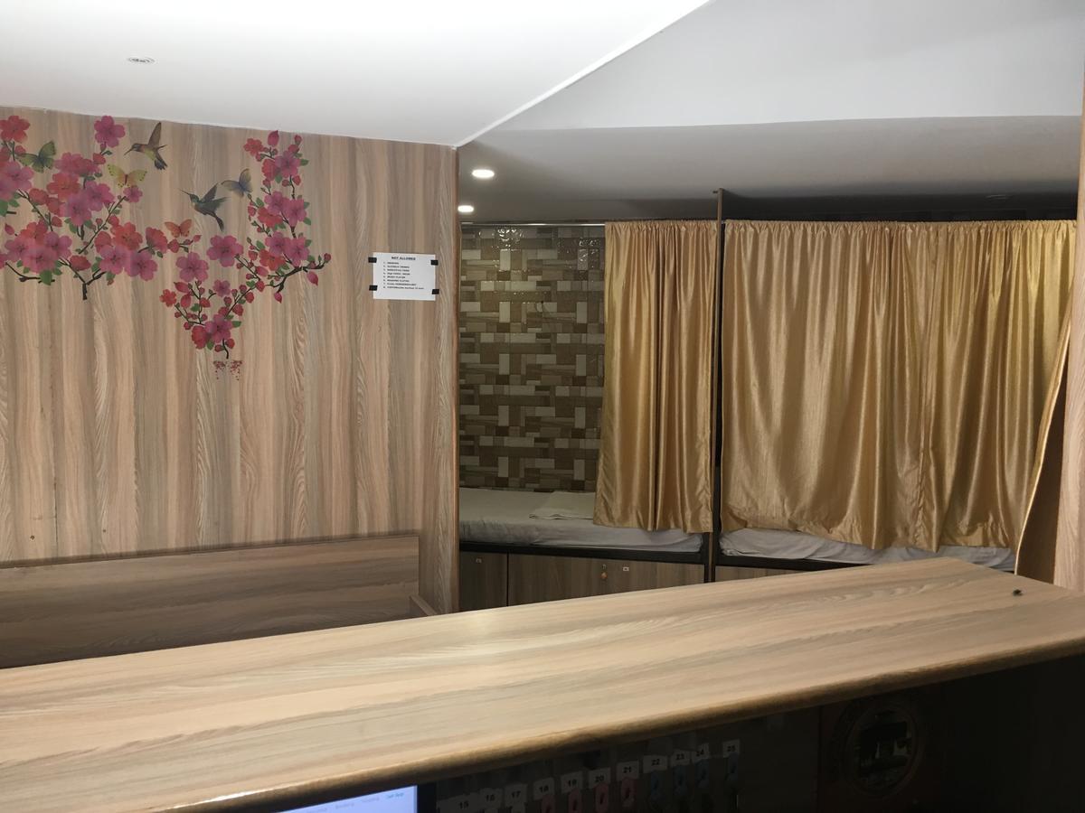 Golden Dormitory Мумбаи Экстерьер фото